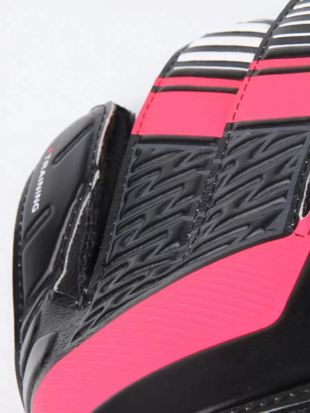 Перчатки вратарские KELME Goalkeeper Gloves (Training Level) (Black/Neon Red)