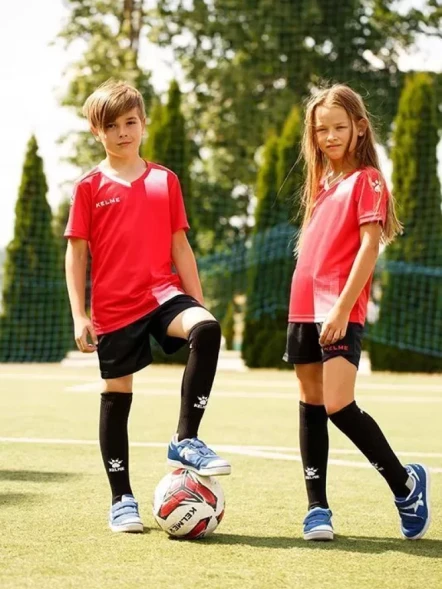 Детская футбольная форма KELME S/S Football Set Kid (Red/Black)