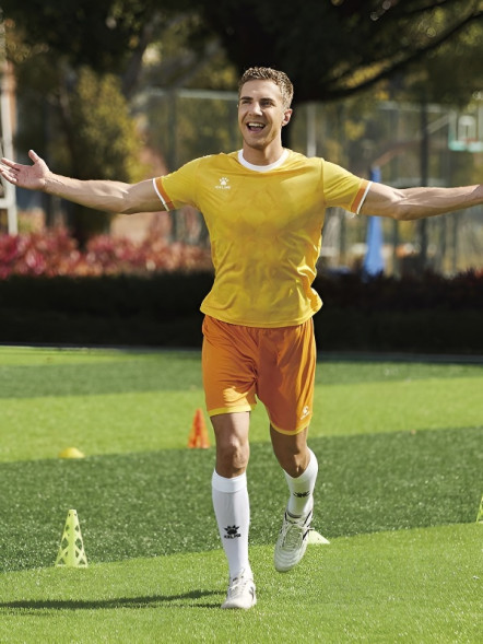 Футбольная форма KELME Short-Sleeved Football Suit (Yellow/Orange)